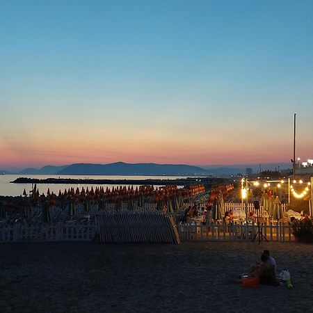 Appartamento Al Mare Di Liguria E Toscana Marina di Massa Exterior photo